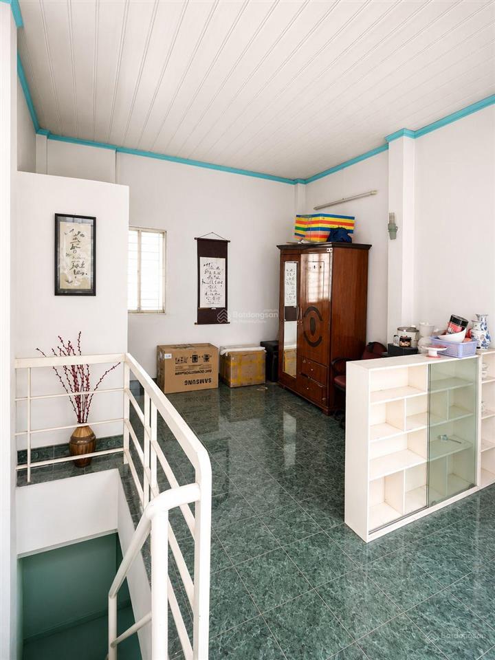 40m²  5 tỷ  nhà 2 tầng tô hiệu tân phú, xe hơi đỗ cửa ngay chung cư richstar
