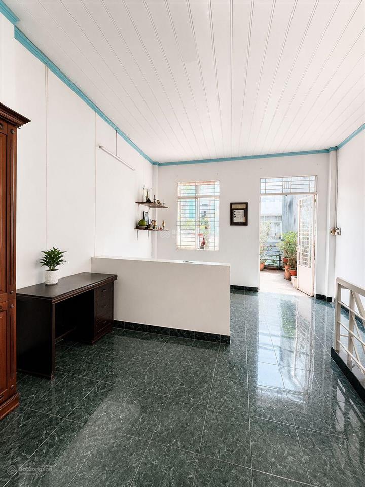 40m²  5 tỷ  nhà 2 tầng tô hiệu tân phú, xe hơi đỗ cửa ngay chung cư richstar