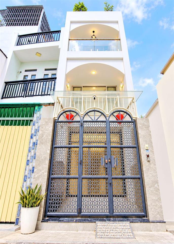 32m2  5,2 tỷ  nhà 4 tầng thẳng 1 trục trần văn quang, xe hơi đỗ cửa
