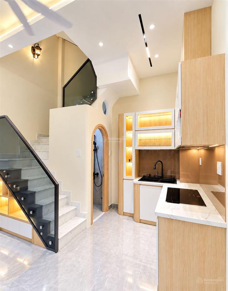20m2 3,95tỷ nhà đẹp 4 tầng thạch lam btct, cách 1 căn ra măt tiền