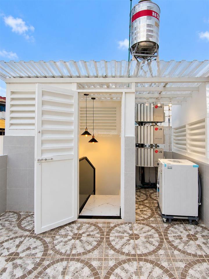 20m2 3,95tỷ nhà đẹp 4 tầng thạch lam btct, cách 1 căn ra măt tiền
