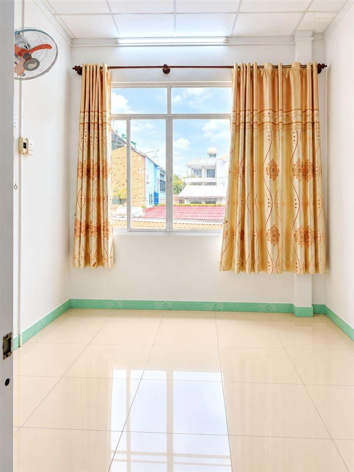 30m2  nhỉnh 3 tỷ  nhà thạch lam giá rẻ nở hậu 7m, sát mặt tiền, xe hơi đỗ cửa