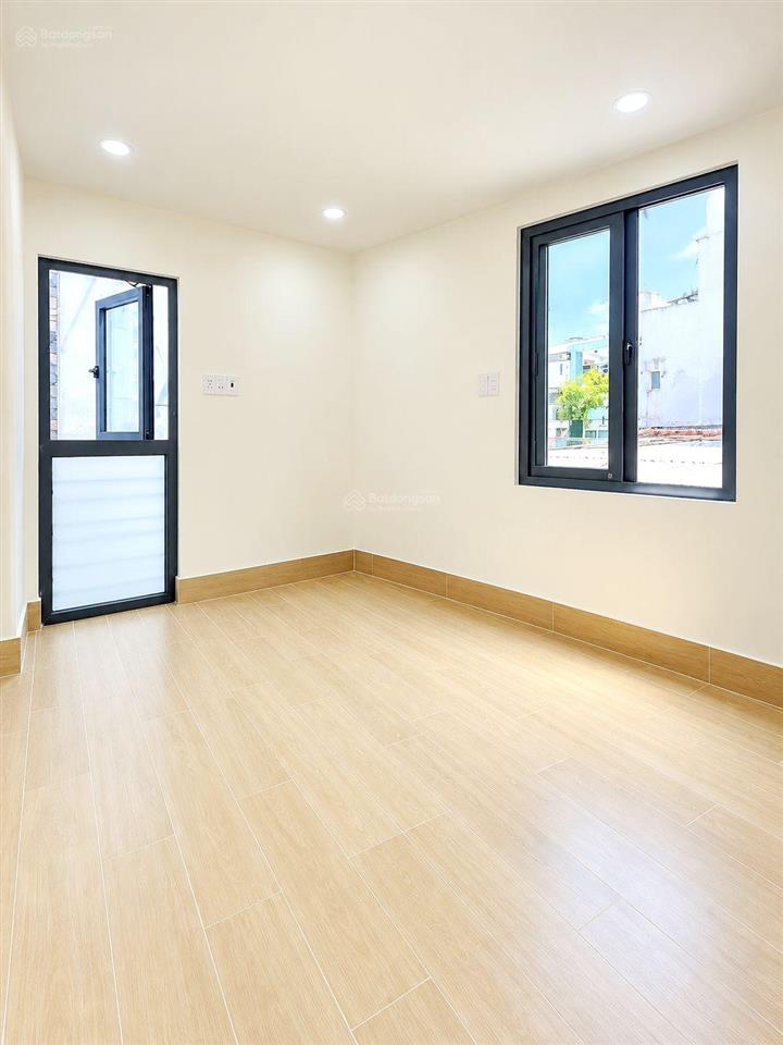 3,25 tỷ  căn góc 4 tầng ngay 3/2, hẻm ba gác sạch sẽ, vài bước ra mặt tiền