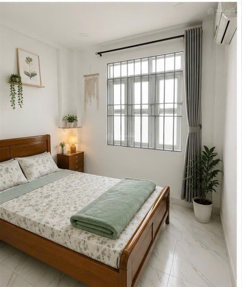 32m2 3.2 tỷ  nhà 3 tầng ngay đh học văn hiến, hẻm 5m xe hơi chạy phà phà