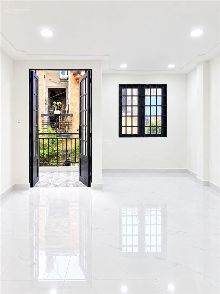 28m  4,25 tỷ  4x7m  căn góc 3 tầng phú thọ hòa, xe vf3 đỗ cửa