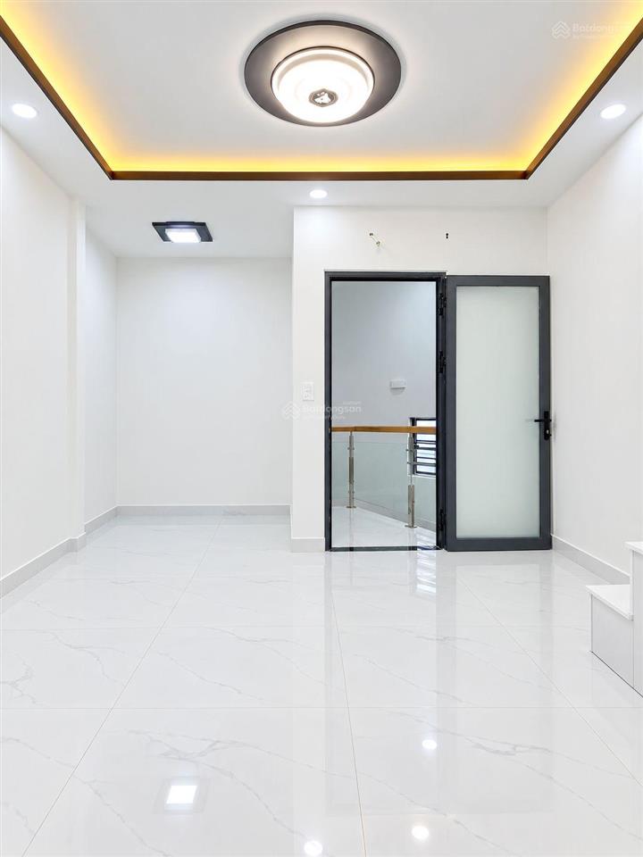 28m  4,25 tỷ  4x7m  căn góc 3 tầng phú thọ hòa, xe vf3 đỗ cửa