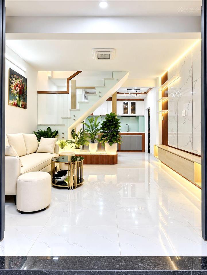 28m  4,25 tỷ  4x7m  căn góc 3 tầng phú thọ hòa, xe vf3 đỗ cửa