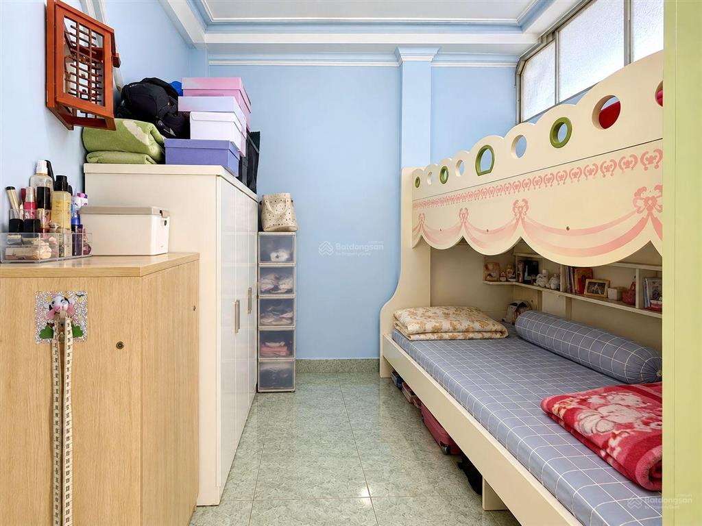 33m  4,1 tỷ  nhà đúc 3 tầng trần văn quang, 10m ra mặt tiền, hoàn công