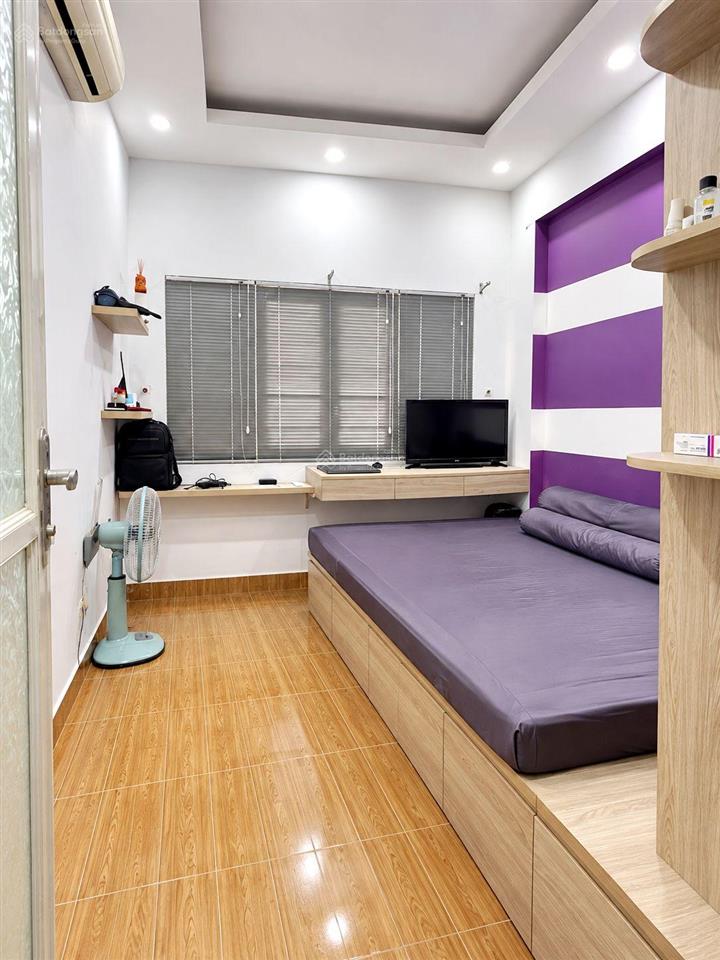 3.75 tỷ  nhà đúc 3 tầng lạc long quân, hẻm 3m thoáng  sát hẻm oto