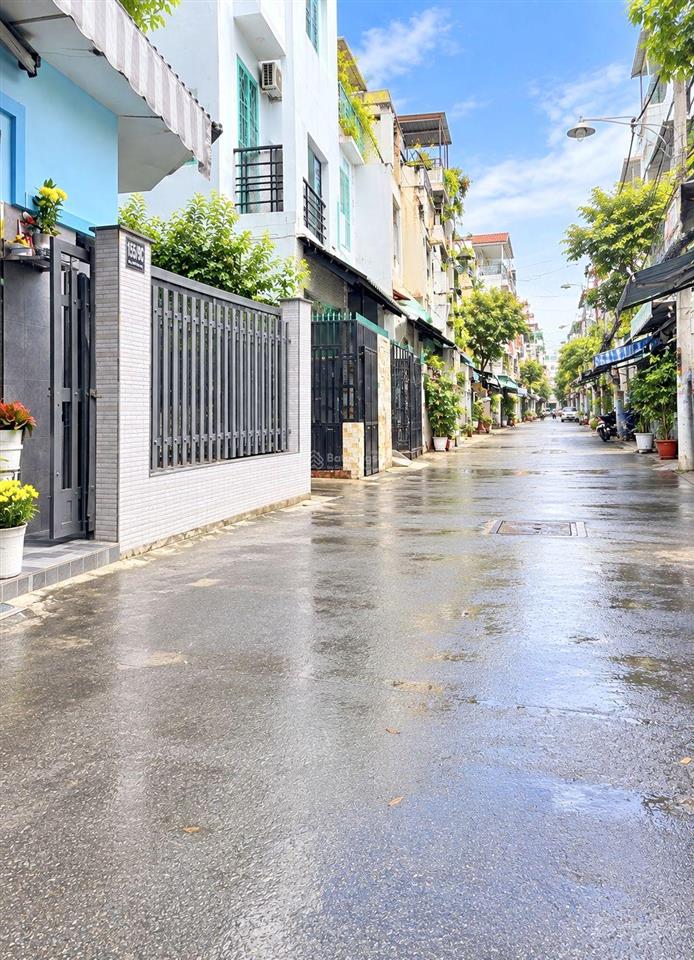 32m  nhà 3 tầng đúc hậu giang, hẻm 5m oto thông sát mt