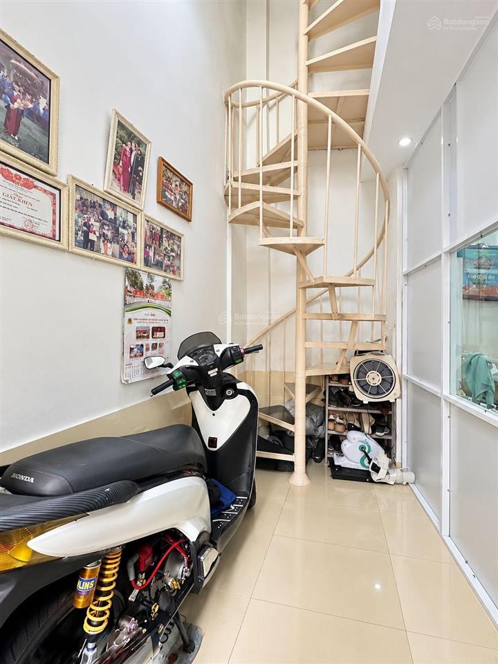 32m2 3,6tỷ nhà 4 tầng ngay chợ tân bình  dòng tiền thơm 20tr/tháng