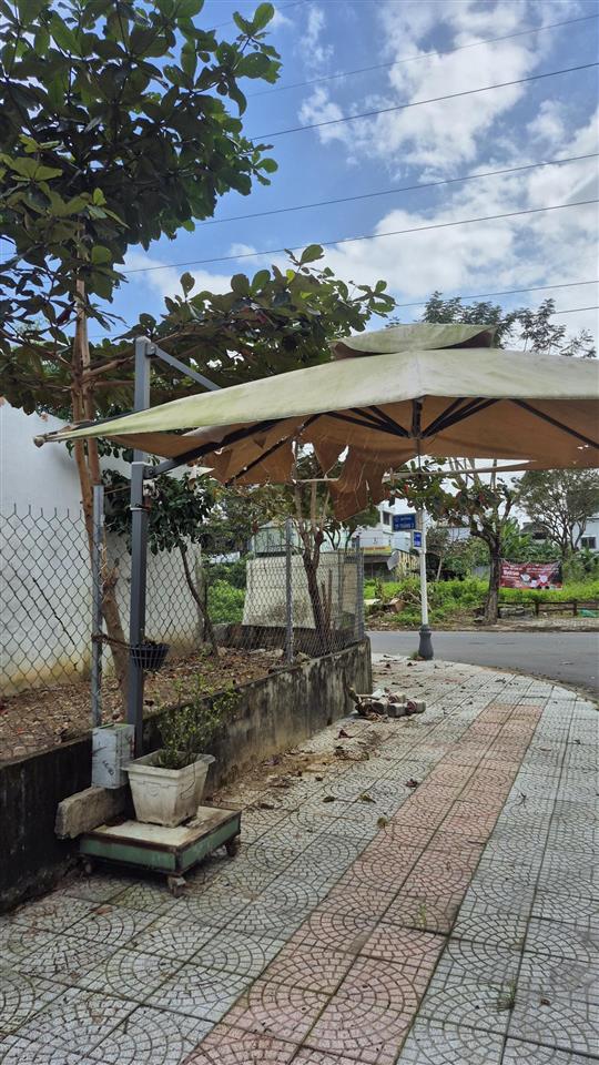 Hòa xuân, cho thuê lô góc đường 29/3 và cẩm chánh 2, có sẵn nhà cấp 4. giá 12 tr/tháng