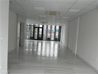 Chính chủ cho thuê sàn văn phòng 2 mặt thoáng ở trung tâm cầu giấy ô tô đỗ cửa giá chỉ 20tr