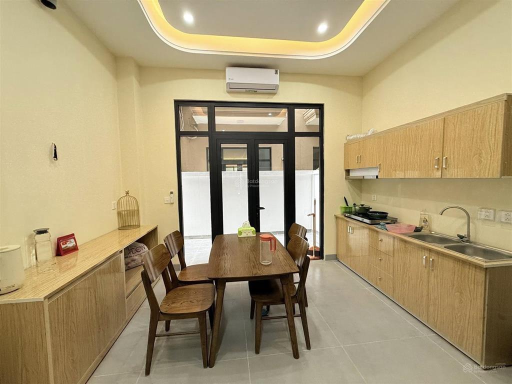 Liền kề shop sao biển 97,5m2 giá 11,2 tỷ, sẵn sổ vinhomes ocean park 2