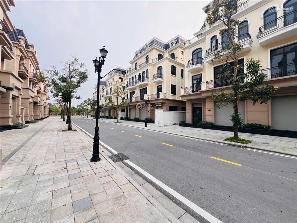Biệt thự song lập 150m2 mà giá 15,5 tỷ tại phân khu kinh đô vin2 đi bộ ra vincom