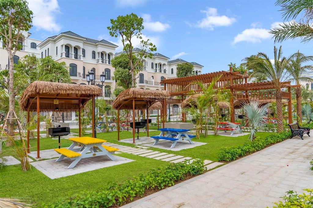Bán liền kề chà là 70m2 giá 8,7 tỷ  sẵn sổ vinhomes ocean park 2