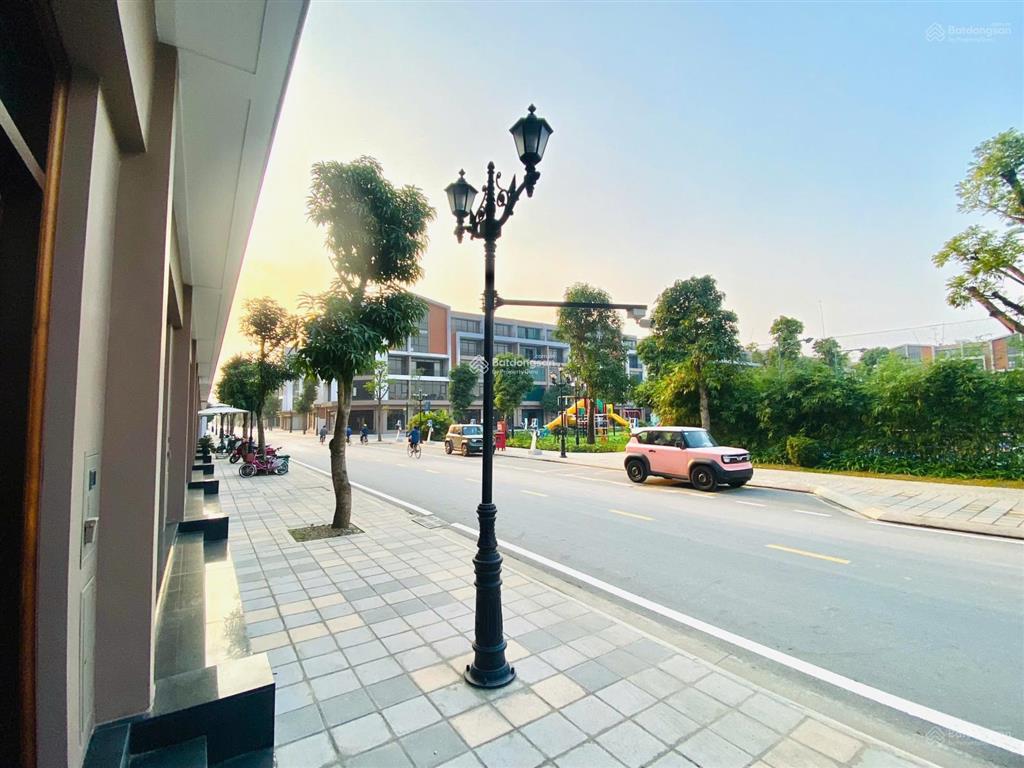 Liền kề phố biển 78 m2  giá 10,8 tỷ  sổ đỏ  mặt tiền 6 mét  cạnh biển hồ 13ha