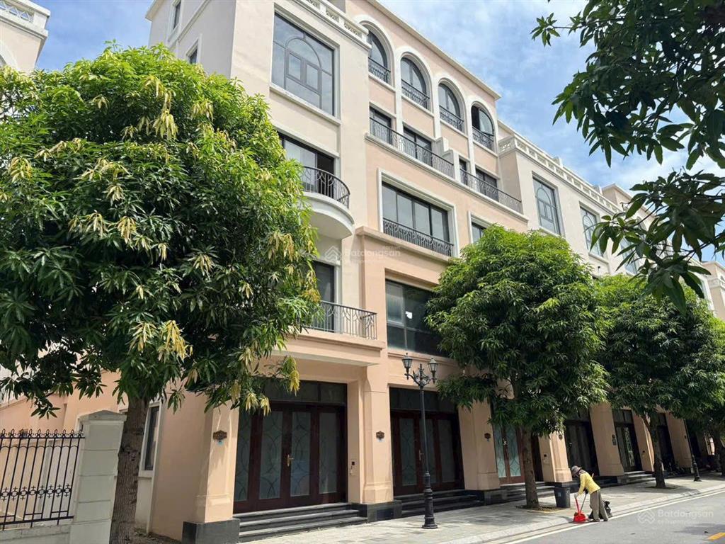 Liền kề 48m2 giá 6,3 tỷ sẵn sổ ngay trường học, chung cư vinhomes ocean park 2