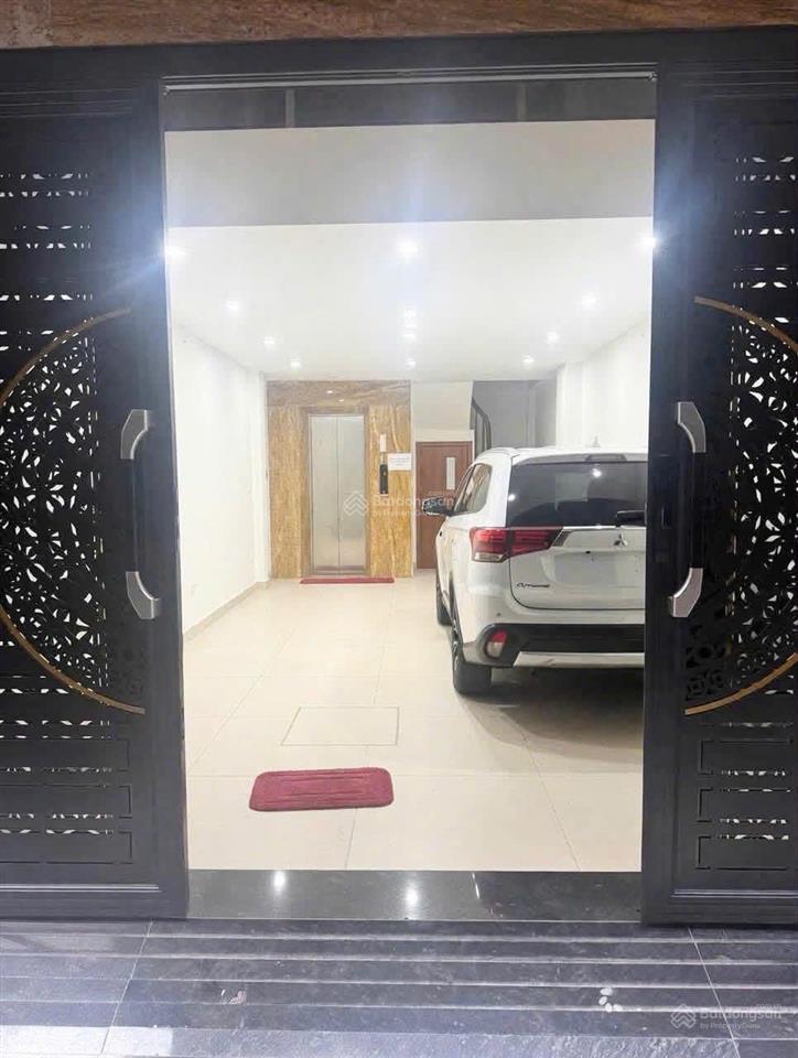 Nhà mới xây 7 tầng, có thang máy, full nội thất, oto vào nhà. không lỗi phong thủy, không qh.