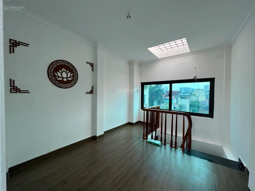 7,1 tỷ nhà mặt ngõ thông, ô tô tránh, kinh doanh ngày đêm, sổ đỏ nở hậu, không qh, ngay ngã 4 sở