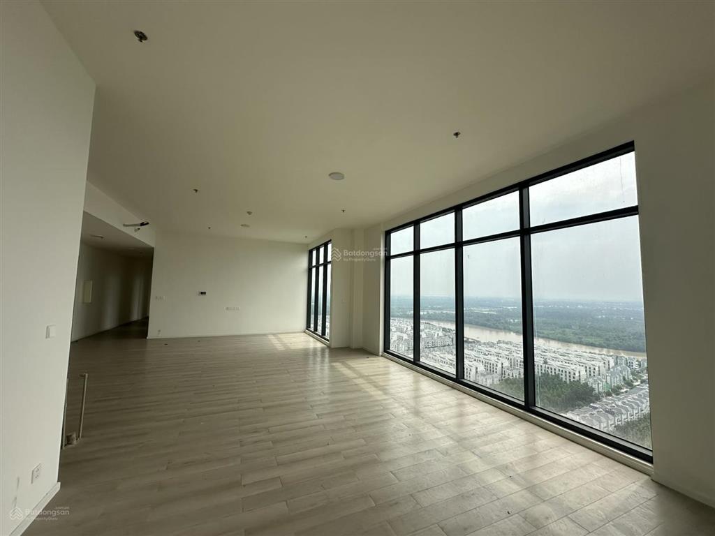 Penthouse lumiere boulevard 220m2 giá chỉ 63tr/m2