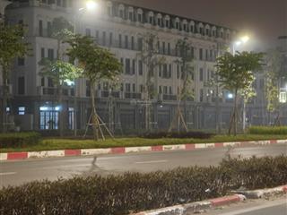 Bán nhà phố tây tựu 100m2 đẹp ở ngay giá hơn 2tỷ, đối diện đhcn hà nội cs2