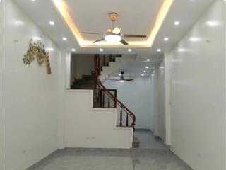 Hữu lê  hữu hòa  thanh trì  lô góc, 7 chỗ qua nhà, giá 7.9 tỷ, s 40m²x4 tầng, 4 phòng ngủ