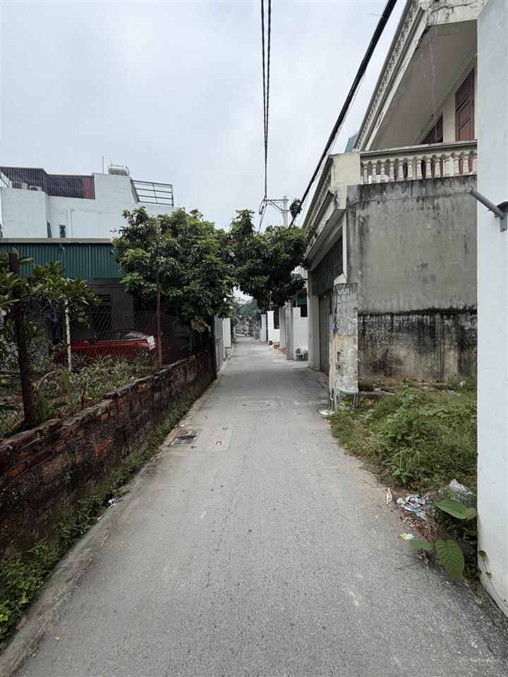 Đất tổ 1 giang biên 56,5m2 sổ đỏ cc. 2 mặt thoáng. miễn trung gian môi giới