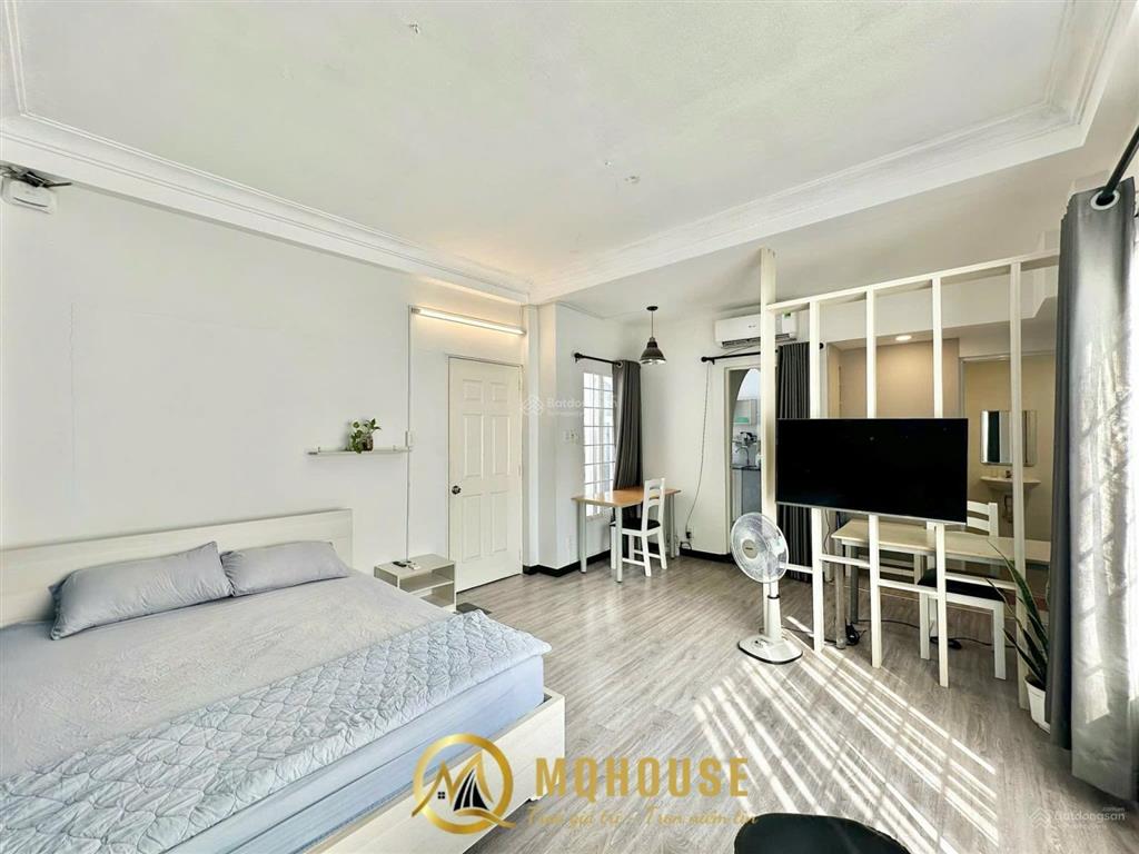 Cho thuê căn hộ rộng thoáng tách bếp full nội thất  máy giặt riêng ngay trung tâm quận 1