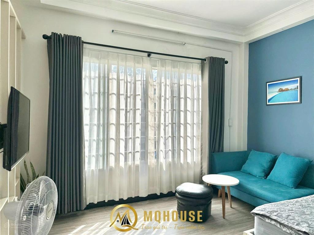 Cho thuê căn hộ rộng thoáng tách bếp full nội thất  máy giặt riêng ngay trung tâm quận 1