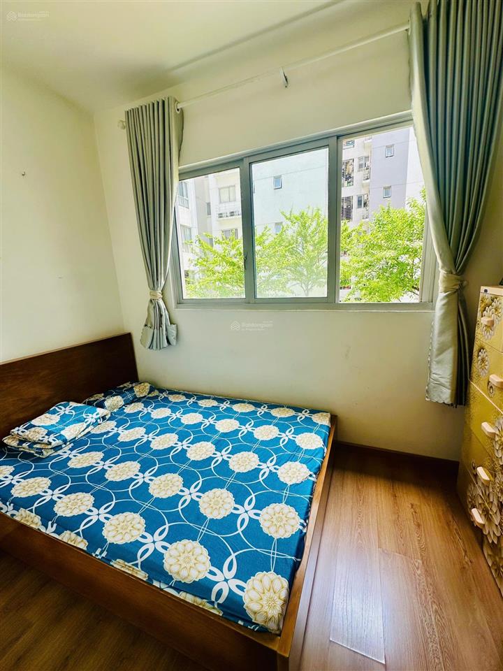 Bán ruby 2pn 4.350 có sổ hồng view nội khu block d