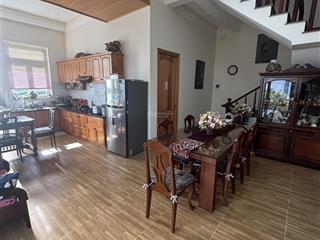 Cần bán biệt thự sân vườn ngô tất tố, p8đà lạt