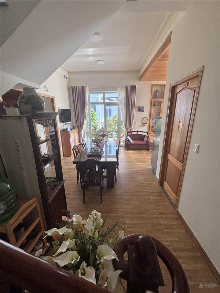 Cần bán biệt thự sân vườn ngô tất tố, p8đà lạt