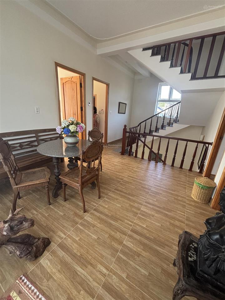 Cần bán biệt thự sân vườn ngô tất tố, p8đà lạt