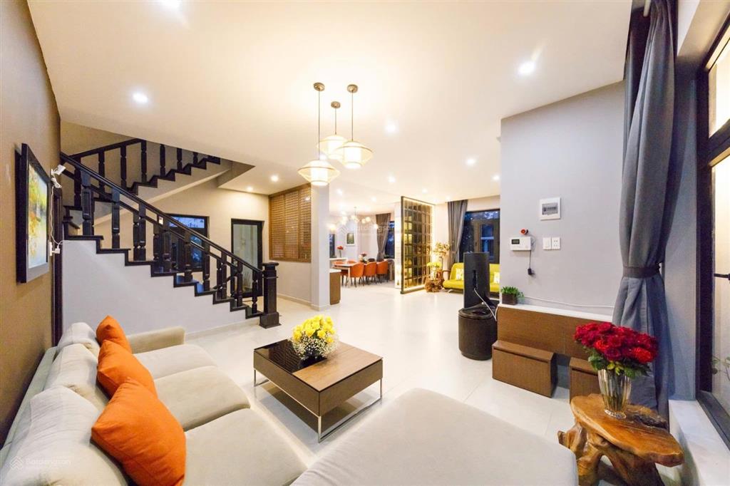 Villa view rừng thông trung tâm đà lạt