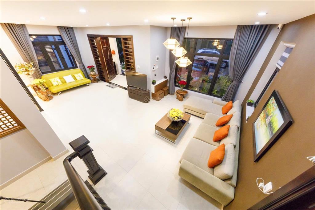 Villa view rừng thông trung tâm đà lạt