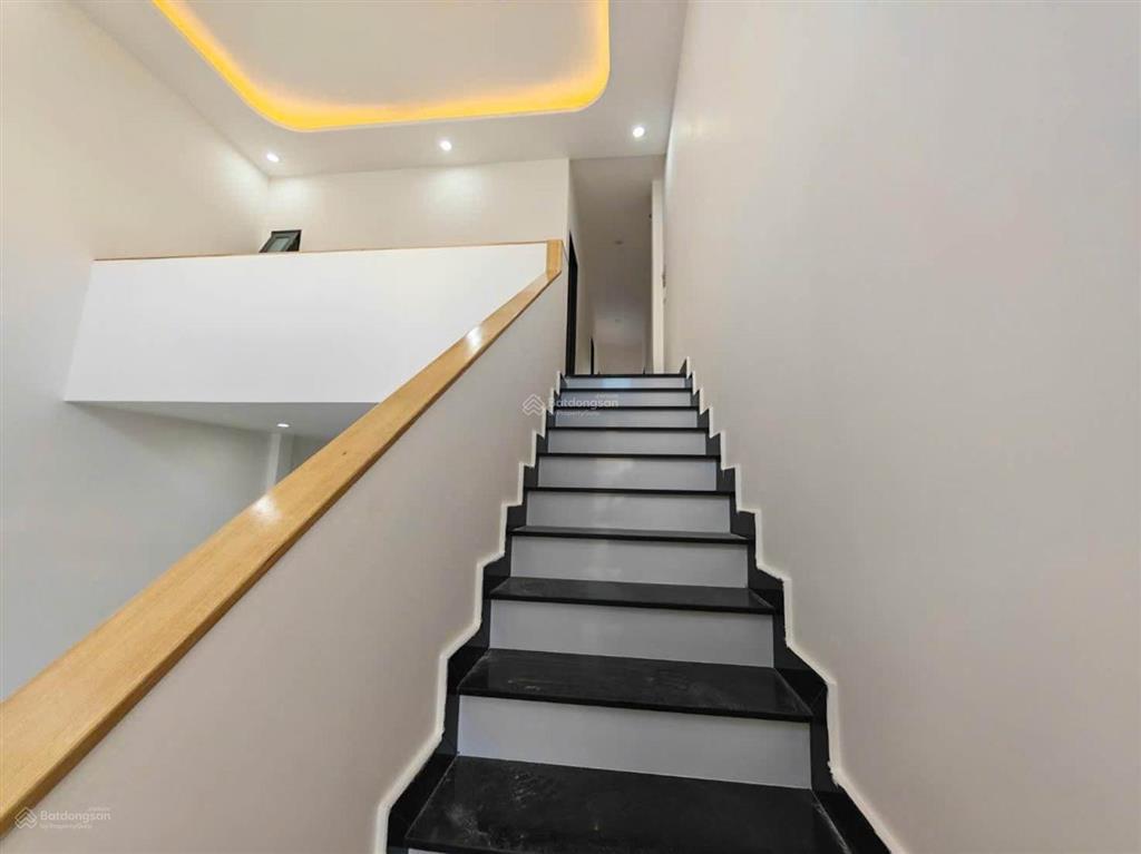 Nhà mới 2 tầng đường nguyễn thị tú  sổ riêng  sát trường học  ngang 5x14  3 phòng ngủ  2wc