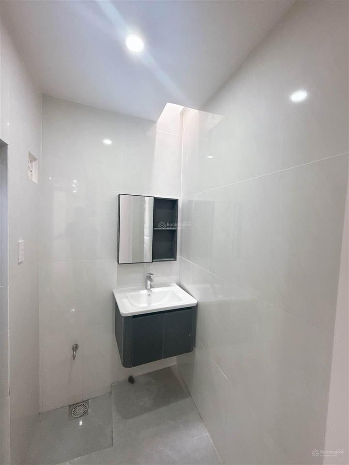 Nhà mới 2 tầng đường nguyễn thị tú  sổ riêng  sát trường học  ngang 5x14  3 phòng ngủ  2wc