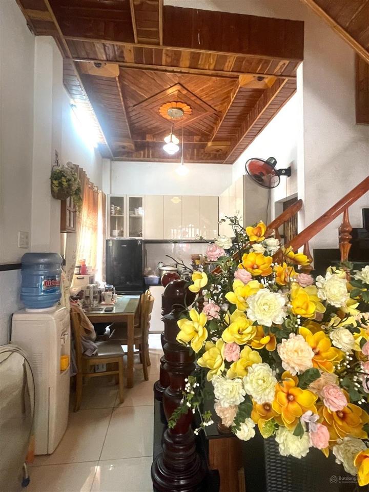 Khu vip tây thạnh  40m2  3 tầng  3pn  nội thất gỗ xịn sò  chủ nhiệt bán
