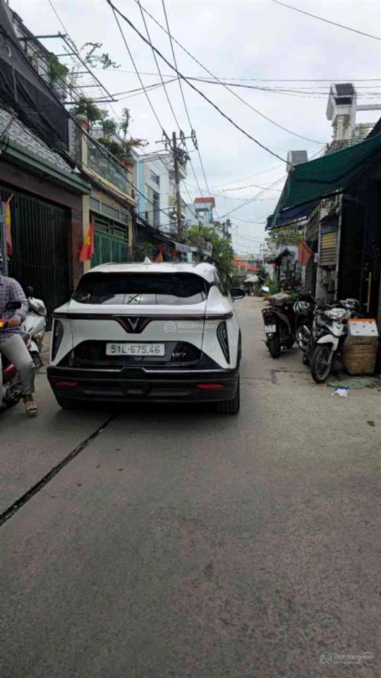 Chủ nhà giảm sốc  cần bán gấp! hẻm xe tải chỉ còn nhỉnh 5 tỷ