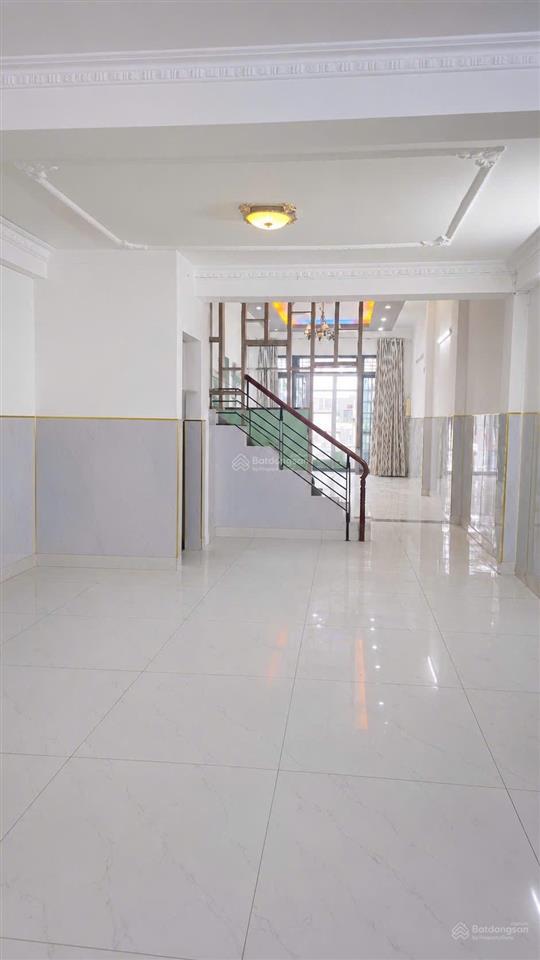 Chủ nhà giảm sốc  cần bán gấp! hẻm xe tải chỉ còn nhỉnh 5 tỷ
