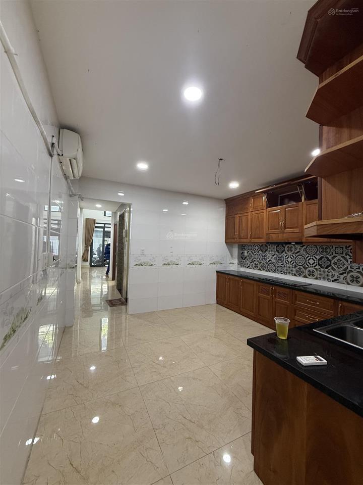 Thang máy xịn sò  5 tầng  ngay tl10  khu tên lửa  kddv đỉnh  chỉ nhỉnh 6 tỷ