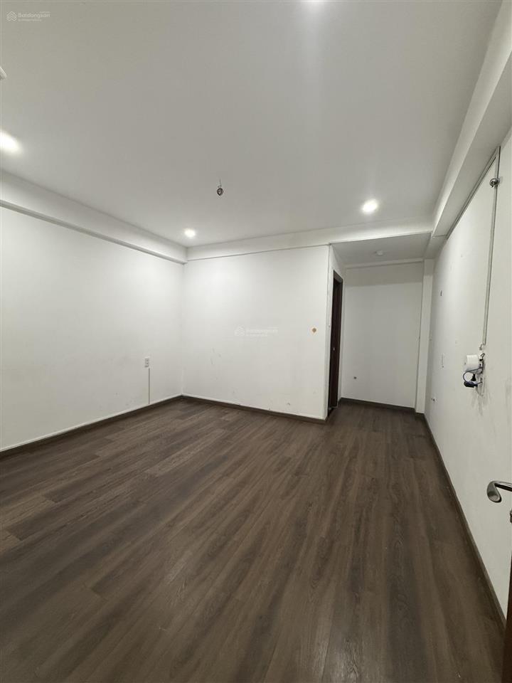 Thang máy xịn sò  5 tầng  ngay tl10  khu tên lửa  kddv đỉnh  chỉ nhỉnh 6 tỷ