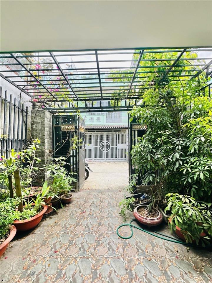 Nhỉnh 4tỷ  hxh thông  73m2  4.5mx16m  2 tầng kiên cố  sân trc rộng để xe hơi thoải mái  shr