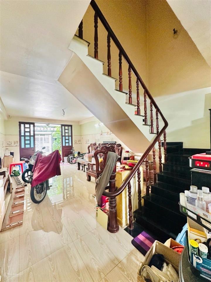 Nhỉnh 4tỷ  hxh thông  73m2  4.5mx16m  2 tầng kiên cố  sân trc rộng để xe hơi thoải mái  shr