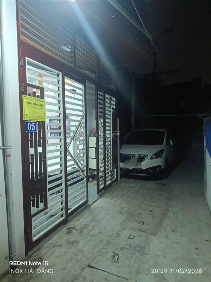 Đất xen kẹt giữa làng sẵn nhà 2 tầng đẹp ô tô vào đất đủ nội thất chỉ việc về ở cam kết không hoạch