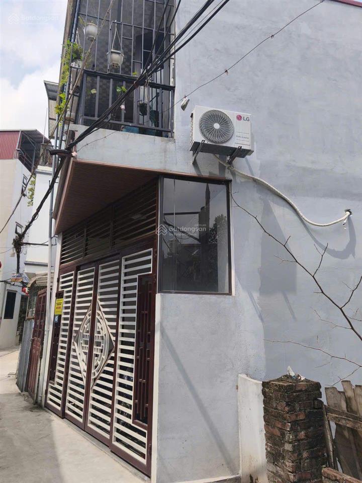 Đất xen kẹt giữa làng sẵn nhà 2 tầng đẹp ô tô vào đất đủ nội thất chỉ việc về ở cam kết không hoạch