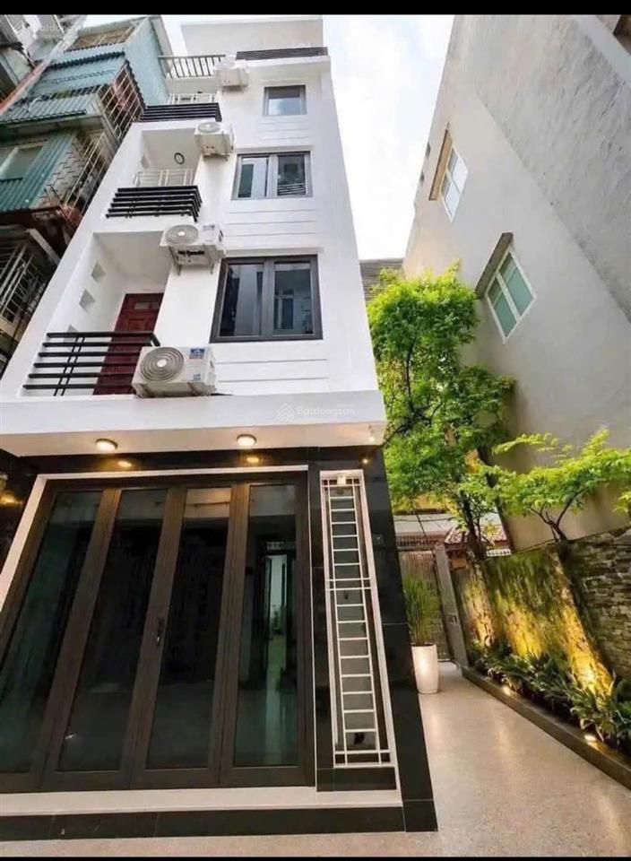 Lô góc 3 thoáng 6,8 tỷ 5 tầng 3 ngủ khép kín sân rộng 100m ra phố yên hòa, cầu giấy