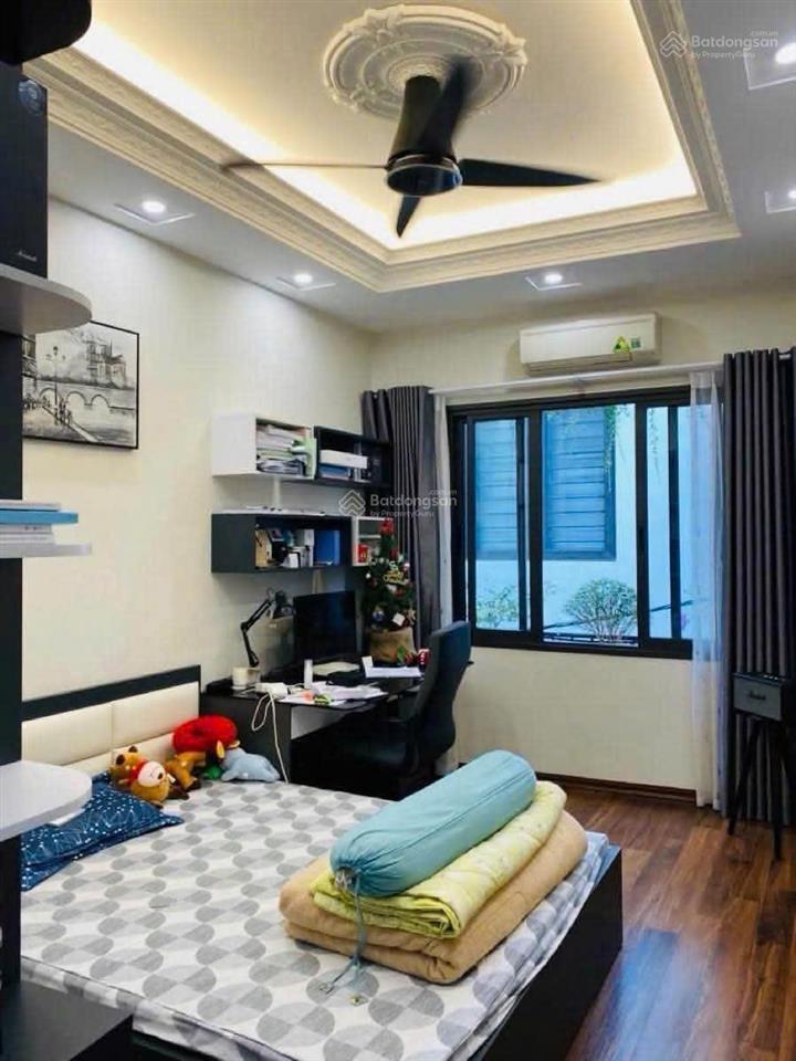 Cô chú em gửi bán nhà đẹp 5 tầng lô góc thoáng sáng sân để xe rộng 6,790 tỷ