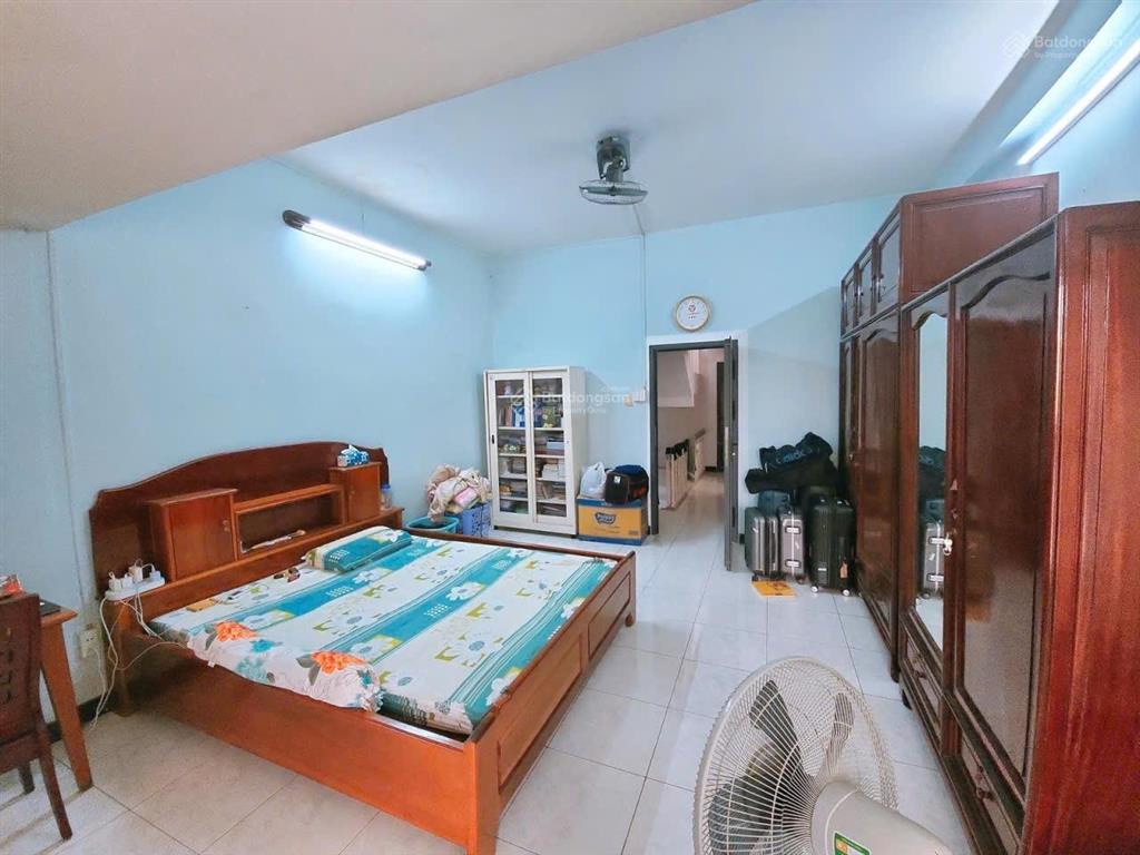 Bán nhà 2 lầu 1 trệt, có sân ô tô đường 15m, 26 vũ ngọc phan, p.13, q. bình thạnh dt 151,2m(ngang6m